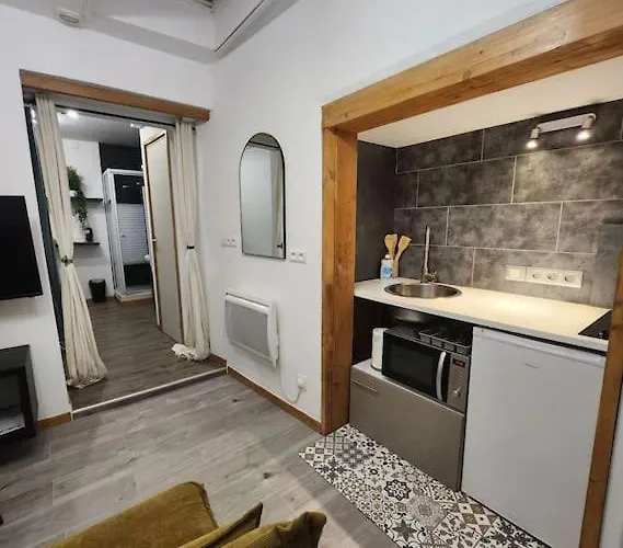 La Petite Loge De L\'Ile